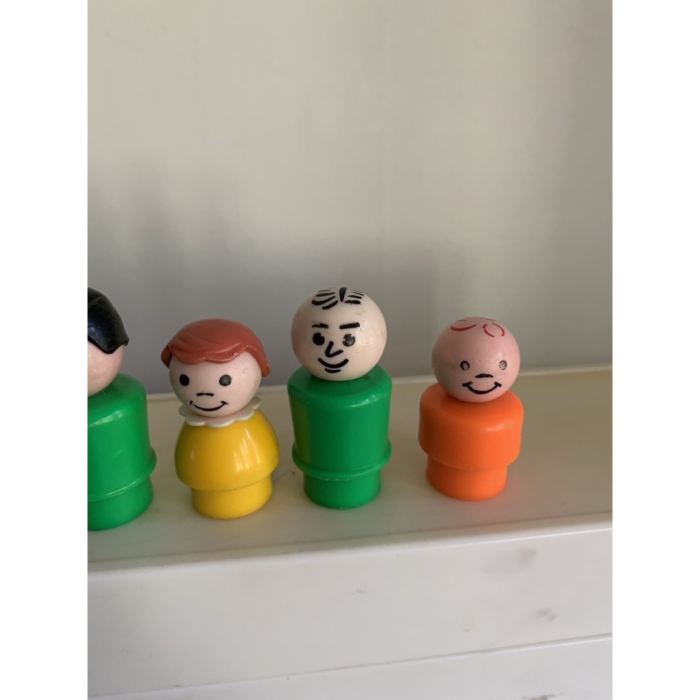 Lot of 7 Vintage Fisher Price Little People Plastic Figures Boy Girl Mom Dad - Picture 2 of 3